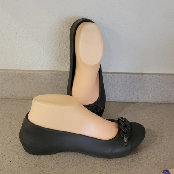 CROCS GIANNA BROWN FLATS SLIP ONS ( sz 6) - Picture 2 of 4